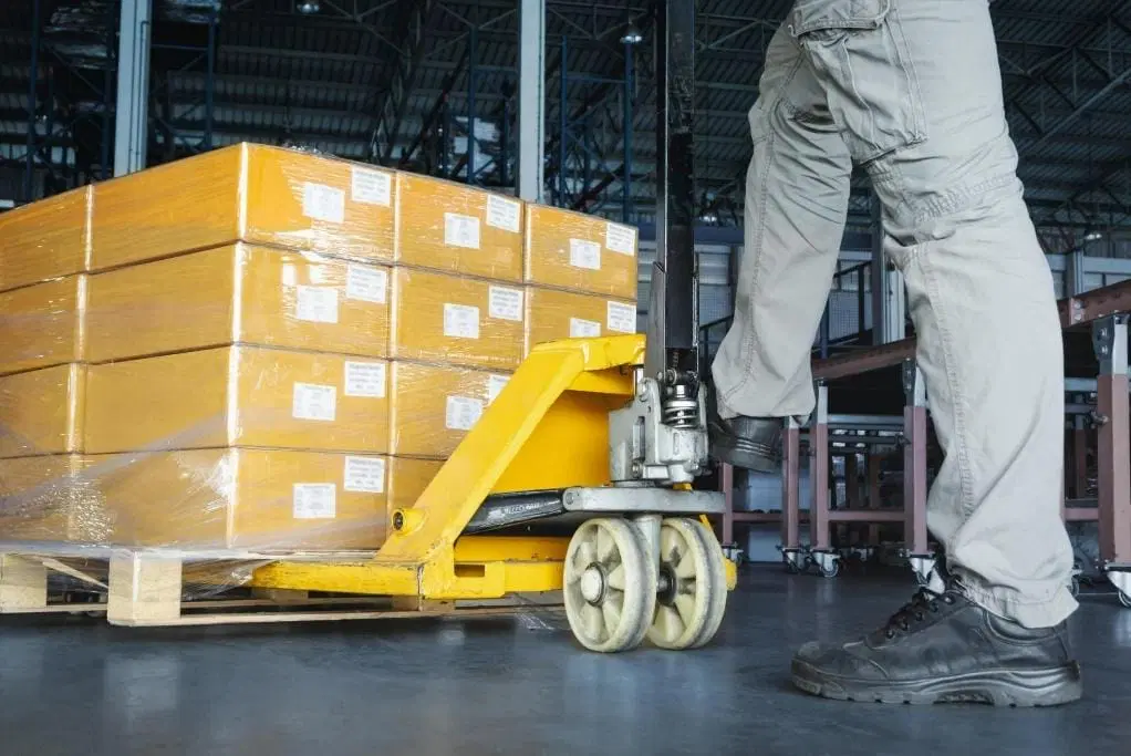 Cara Memindahkan Barang Gudang dengan Aman dan Efisien